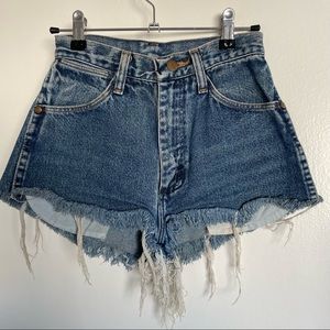 VINTAGE WRANGLER JEAN SHORTS